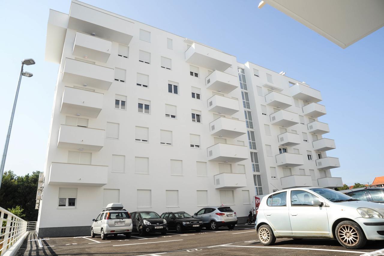 Golden Gate Apartment ซาดาร์ ภายนอก รูปภาพ